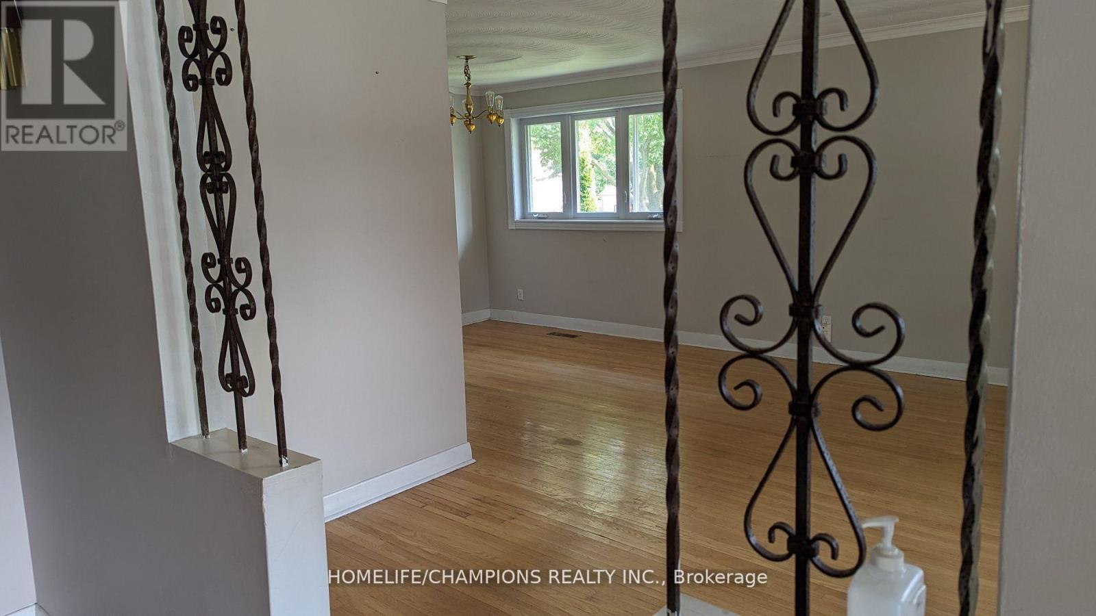 36 Galsworthy Avenue, Toronto, Ontario  M1R 2N6 - Photo 15 - E12682342