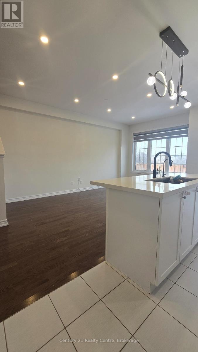 86 Sutcliffe Drive, Whitby, Ontario  L1R 0R1 - Photo 7 - E12680968