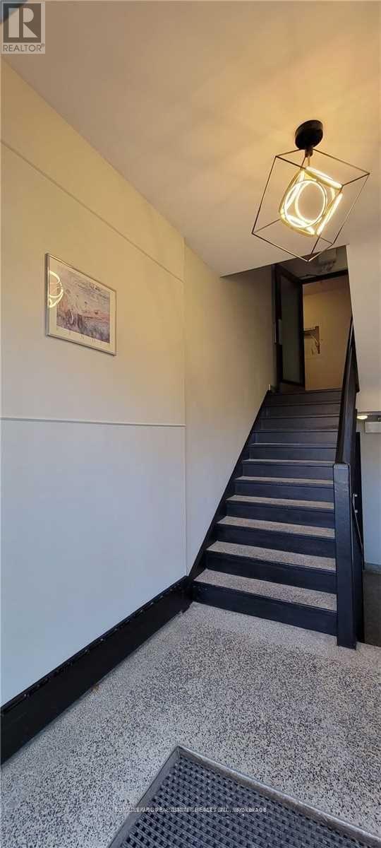 302 - 101 Brookhaven Drive, Toronto, Ontario  M6M 4P1 - Photo 2 - W12682012