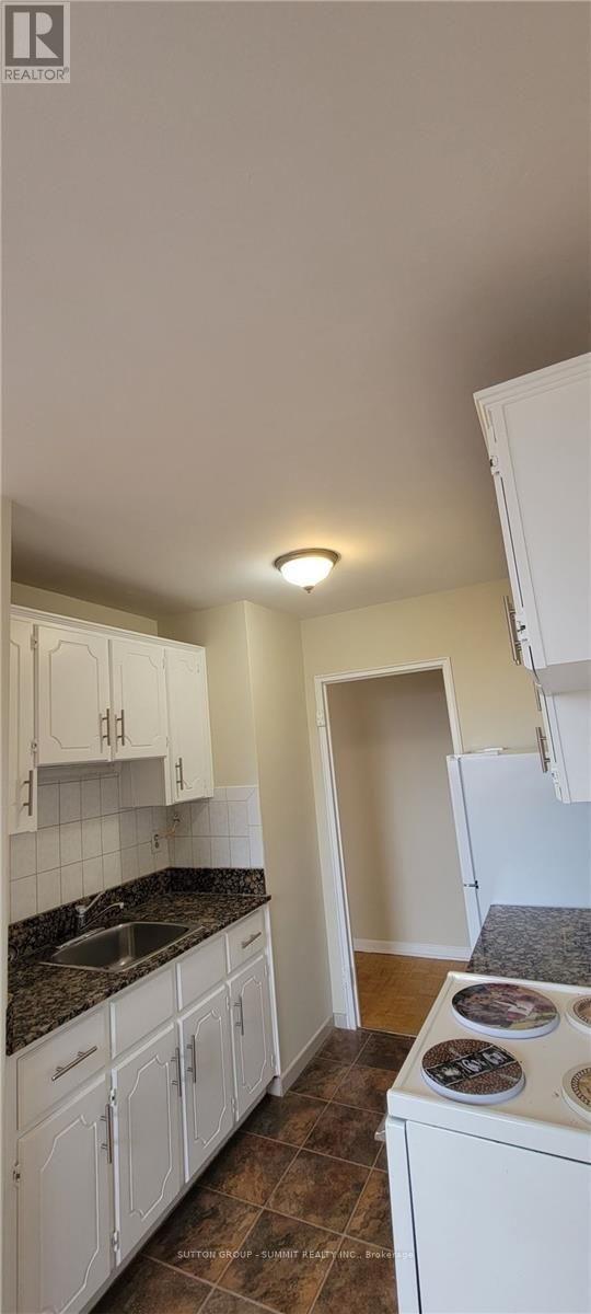 302 - 101 Brookhaven Drive, Toronto, Ontario  M6M 4P1 - Photo 4 - W12682012