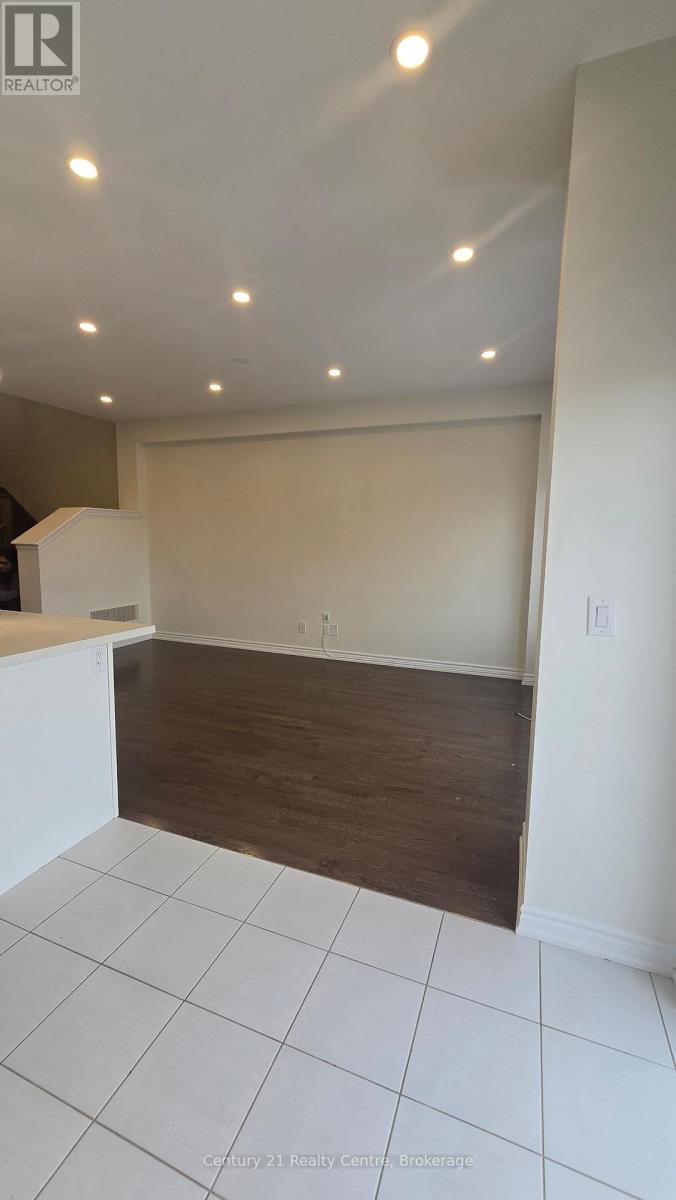 86 Sutcliffe Drive, Whitby, Ontario  L1R 0R1 - Photo 4 - E12680968