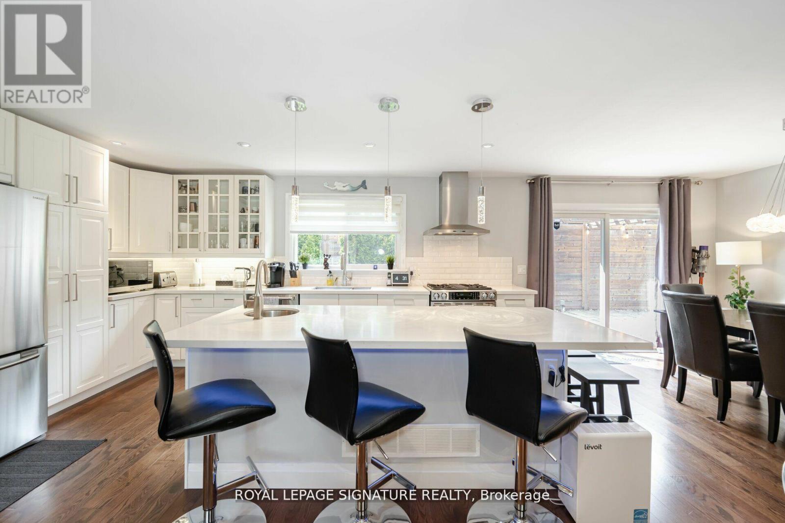 2497 Wyatt Street, Oakville, Ontario  L6L 2M7 - Photo 11 - W12682286