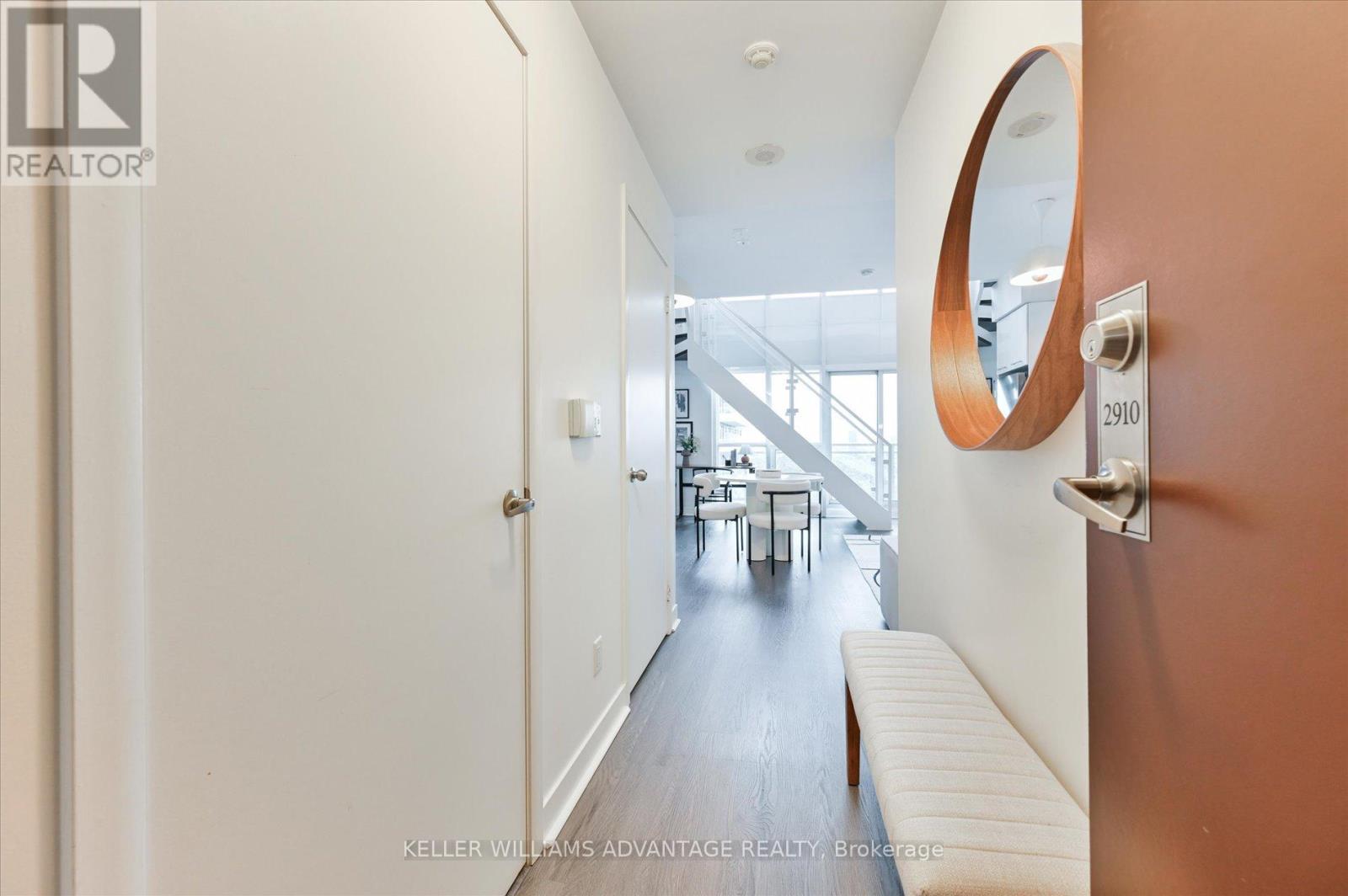 2910 - 155 Legion Road N, Toronto, Ontario  M8Y 0A7 - Photo 2 - W12682300