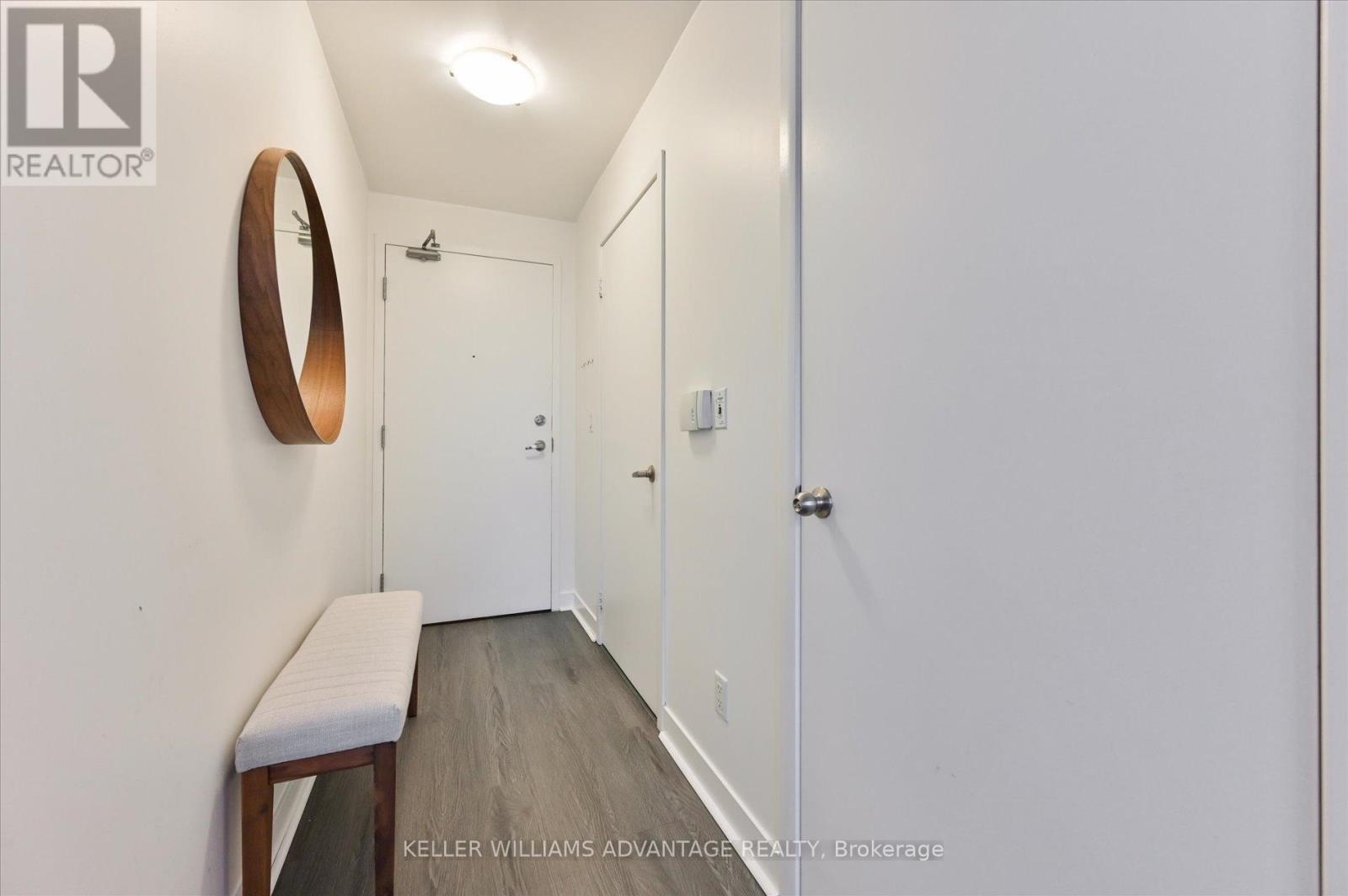 2910 - 155 Legion Road N, Toronto, Ontario  M8Y 0A7 - Photo 3 - W12682300