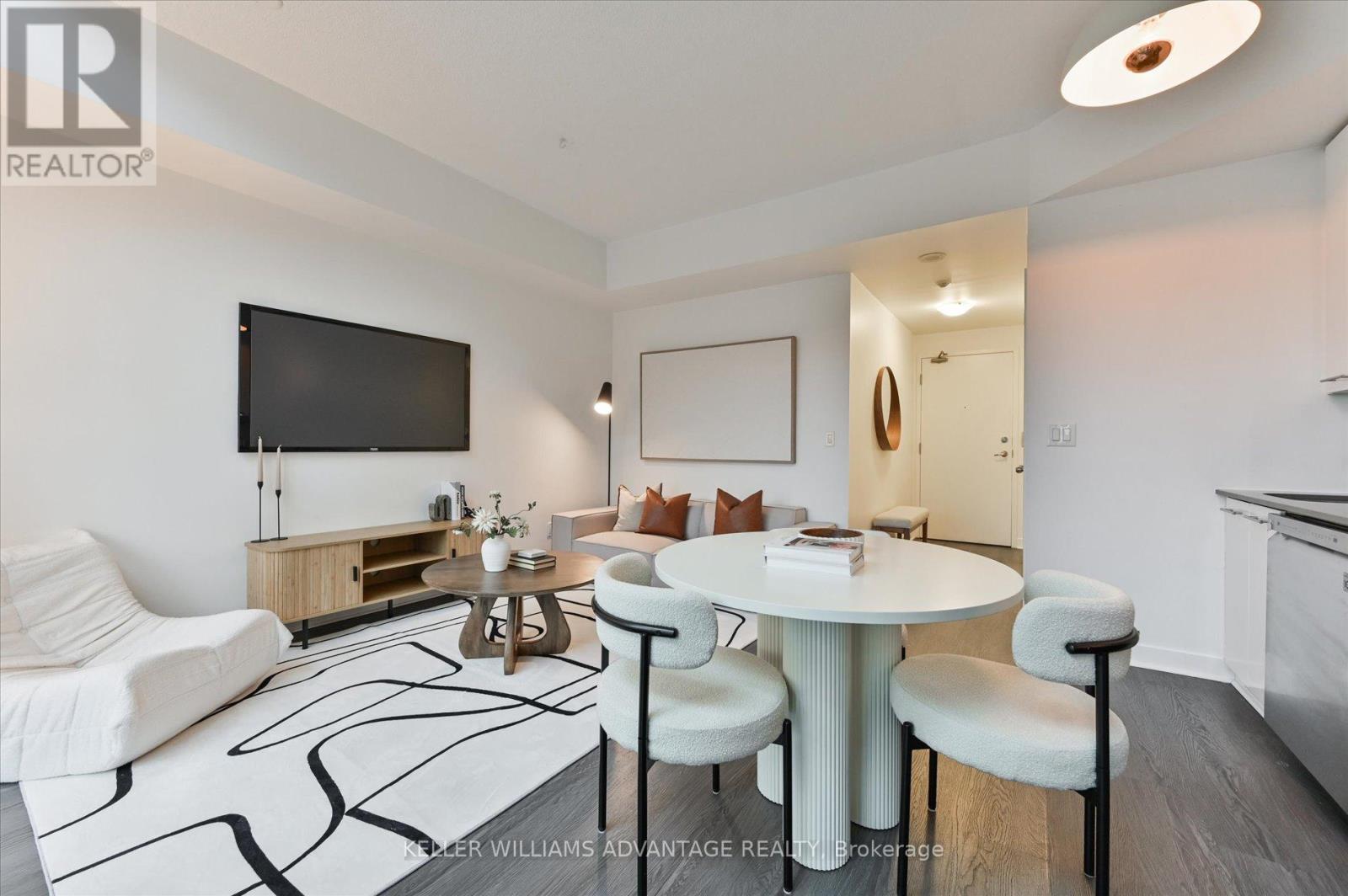 2910 - 155 Legion Road N, Toronto, Ontario  M8Y 0A7 - Photo 5 - W12682300