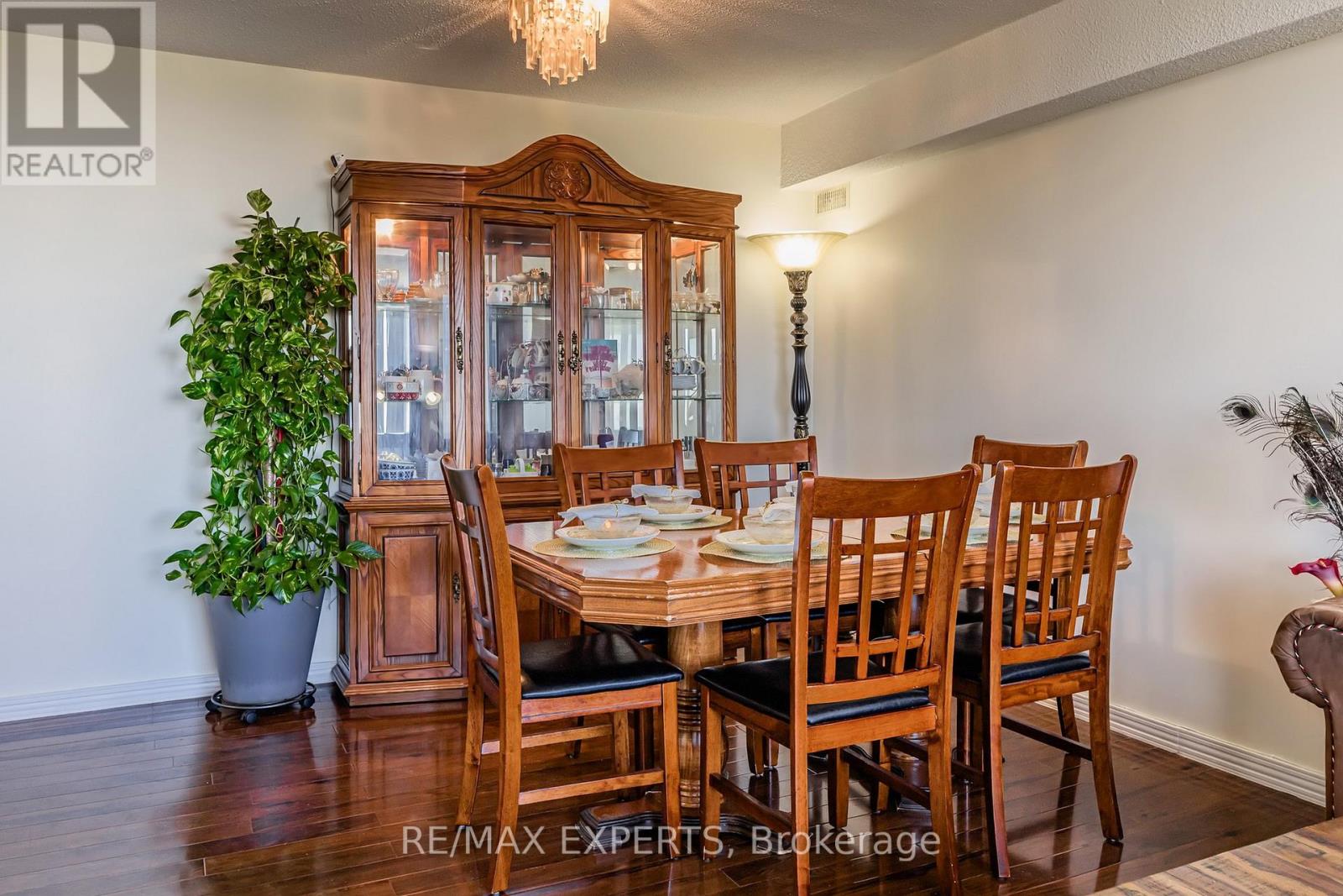 1603 - 10 Markbrook Lane, Toronto, Ontario  M9V 5E3 - Photo 12 - W12682328