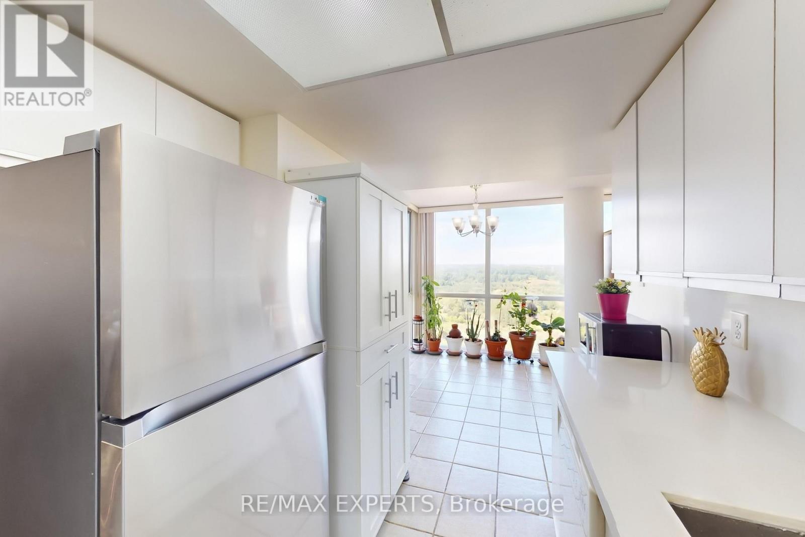 1603 - 10 Markbrook Lane, Toronto, Ontario  M9V 5E3 - Photo 15 - W12682328