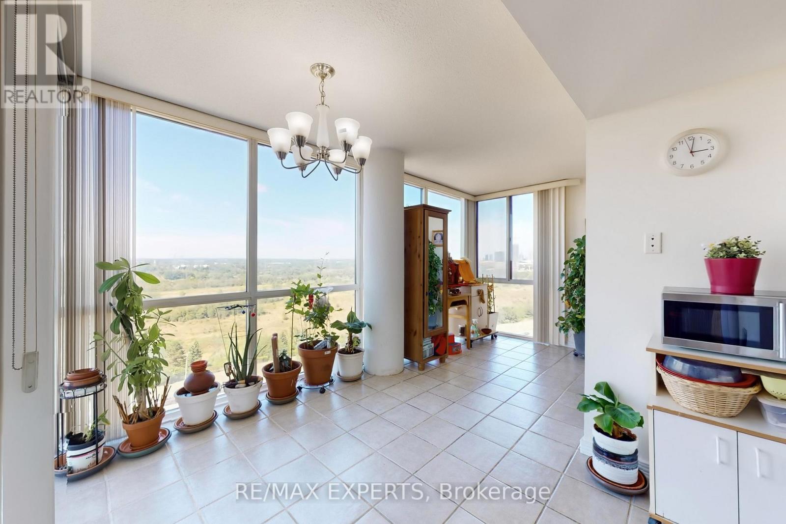 1603 - 10 Markbrook Lane, Toronto, Ontario  M9V 5E3 - Photo 18 - W12682328