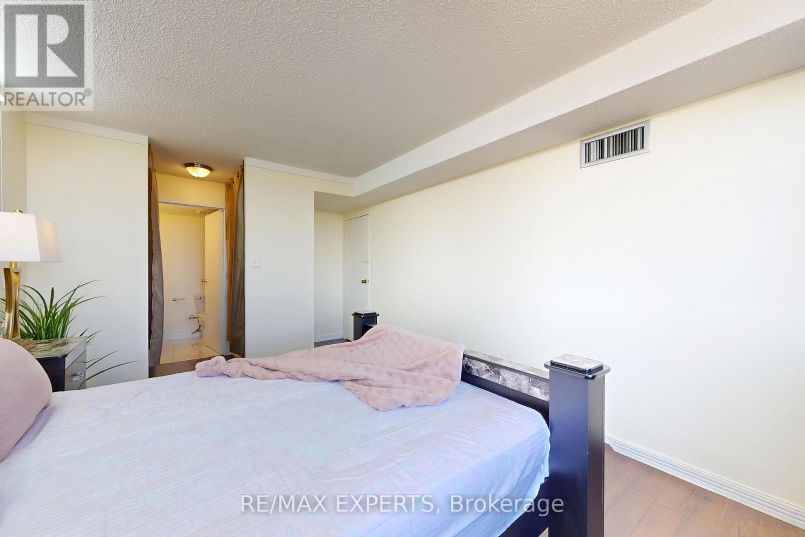 1603 - 10 Markbrook Lane, Toronto, Ontario  M9V 5E3 - Photo 25 - W12682328