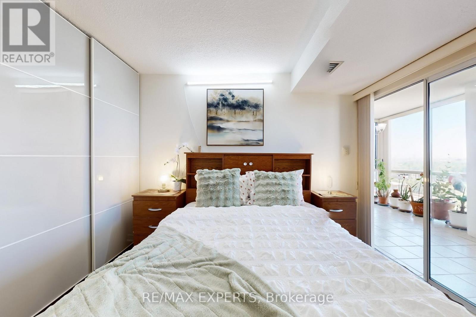 1603 - 10 Markbrook Lane, Toronto, Ontario  M9V 5E3 - Photo 30 - W12682328