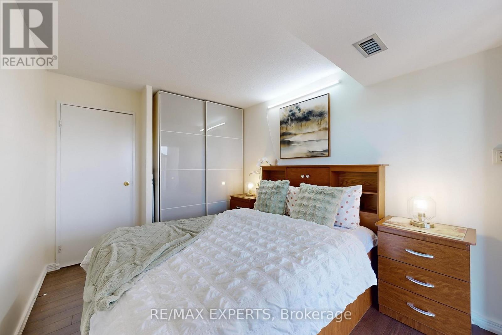 1603 - 10 Markbrook Lane, Toronto, Ontario  M9V 5E3 - Photo 31 - W12682328