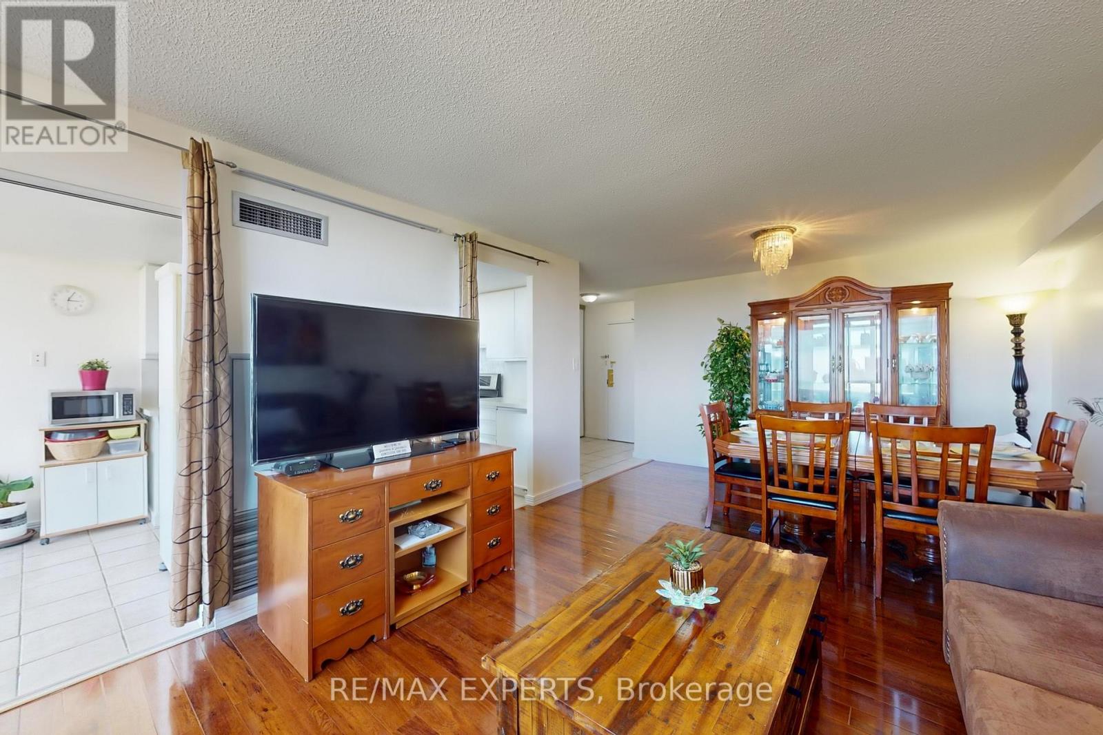 1603 - 10 Markbrook Lane, Toronto, Ontario  M9V 5E3 - Photo 8 - W12682328