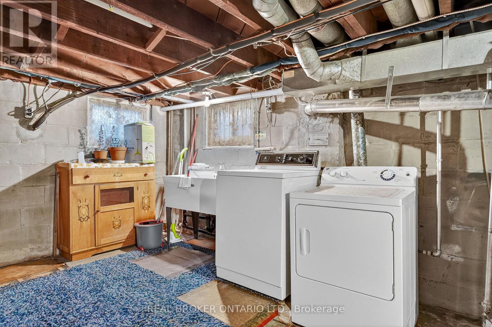 648 Willard Avenue, Toronto, Ontario  M6S 3S4 - Photo 36 - W12682330