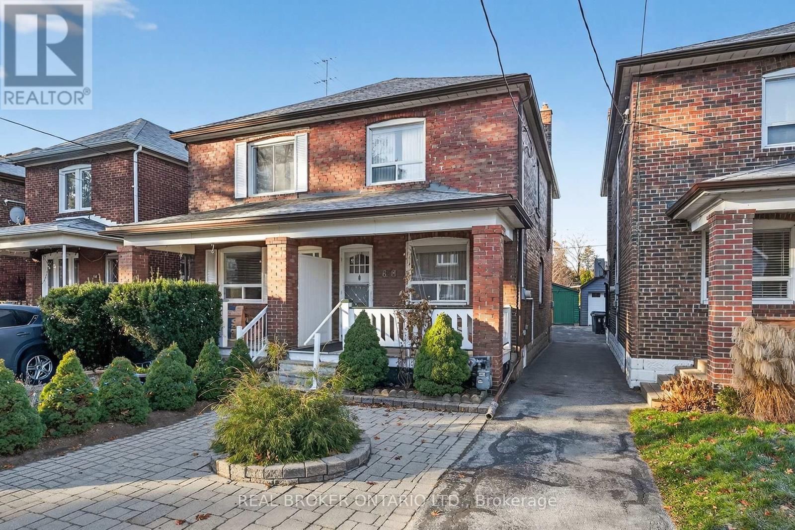 648 Willard Avenue, Toronto, Ontario  M6S 3S4 - Photo 37 - W12682330