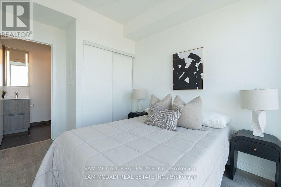 1412 - 220 Missinihe Way, Mississauga, Ontario  L5H 0A9 - Photo 12 - W12682348