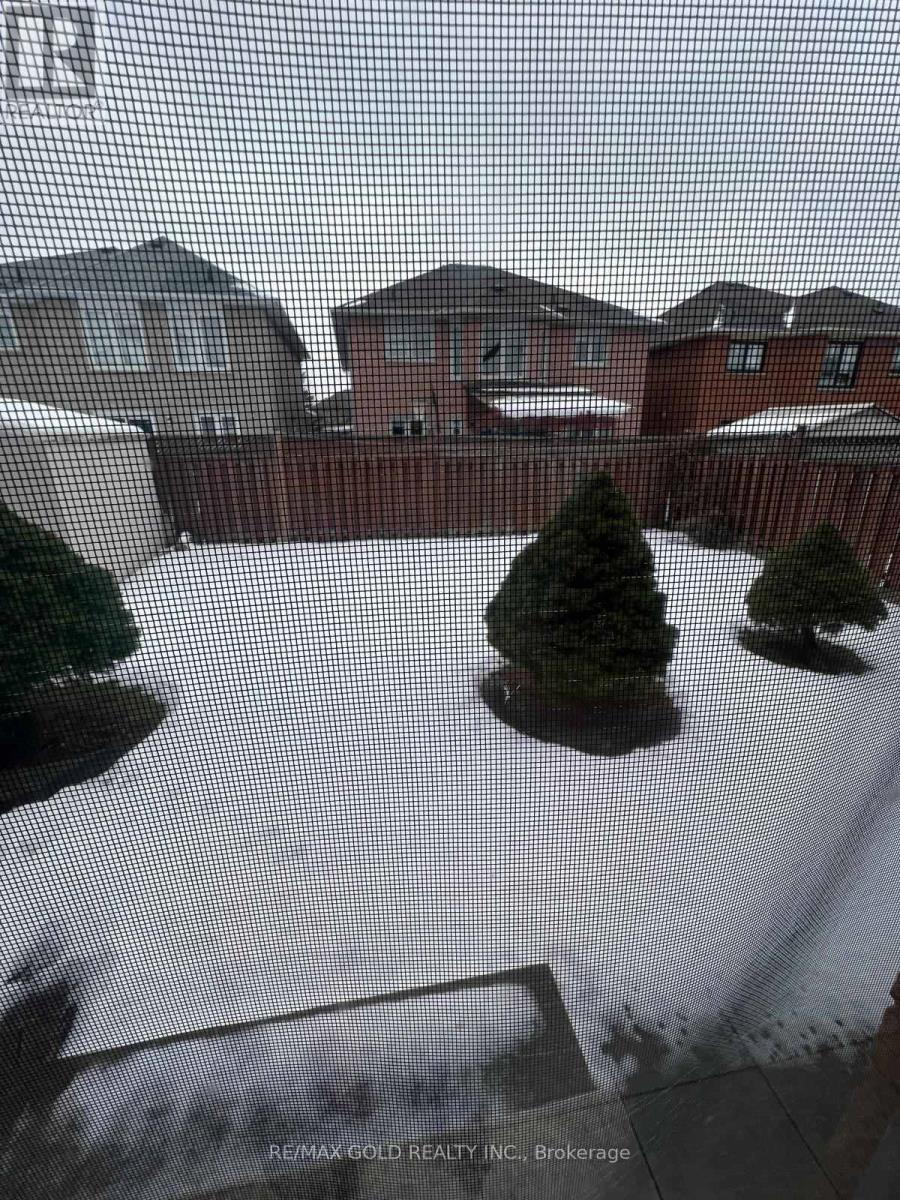 32 Mapleview Avenue, Brampton, Ontario  L6R 1M2 - Photo 20 - W12682350