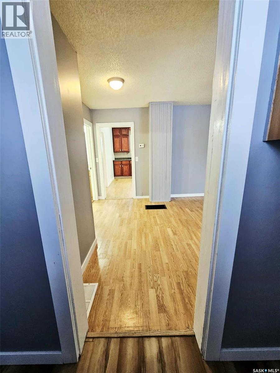 623 St Mary Street, Esterhazy, Saskatchewan  S0A 0X0 - Photo 3 - SK026372