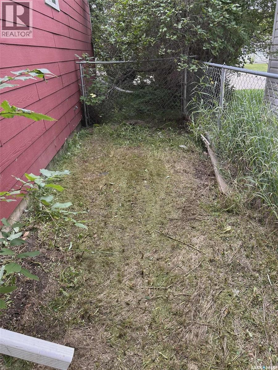 623 St Mary Street, Esterhazy, Saskatchewan  S0A 0X0 - Photo 30 - SK026372