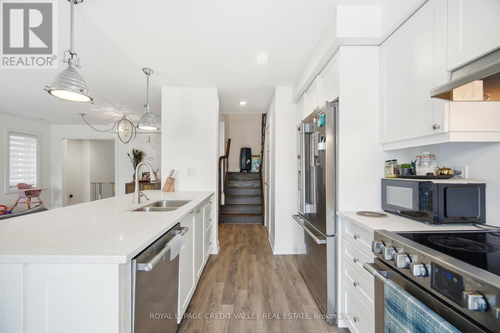 565 Goldenrod Lane, Kitchener, Ontario  N2R 0L7 - Photo 18 - X12682270