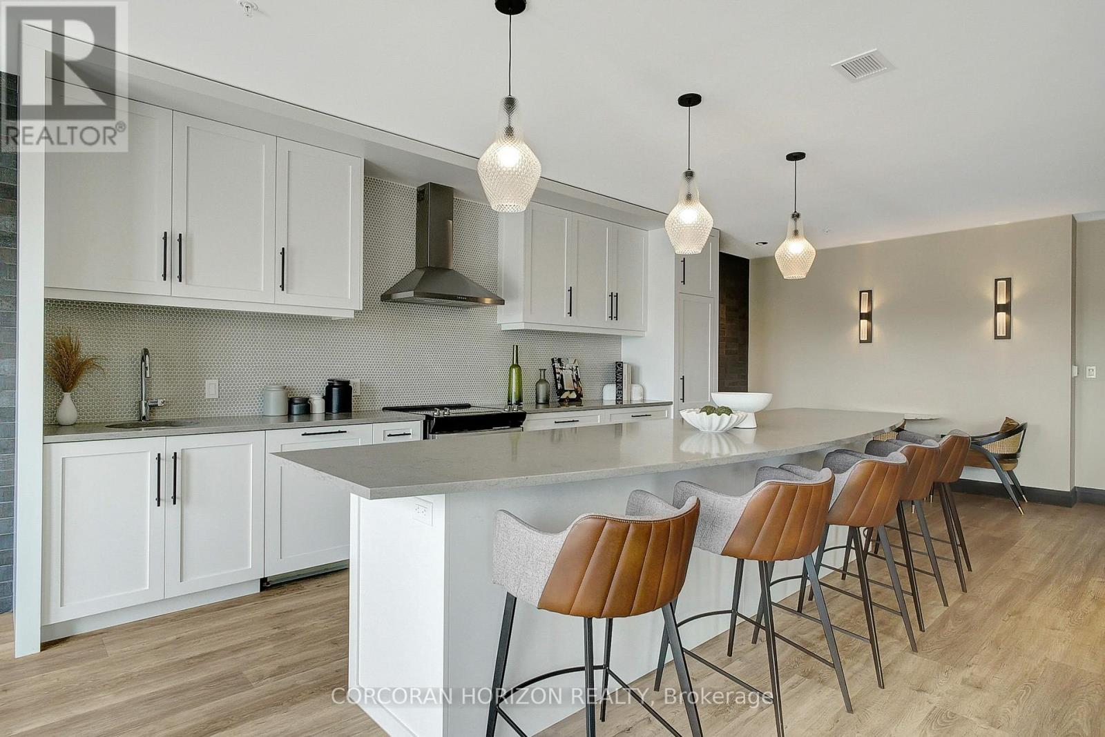 712 - 15 Glebe Street W, Cambridge, Ontario  N1S 0C3 - Photo 4 - X12682352