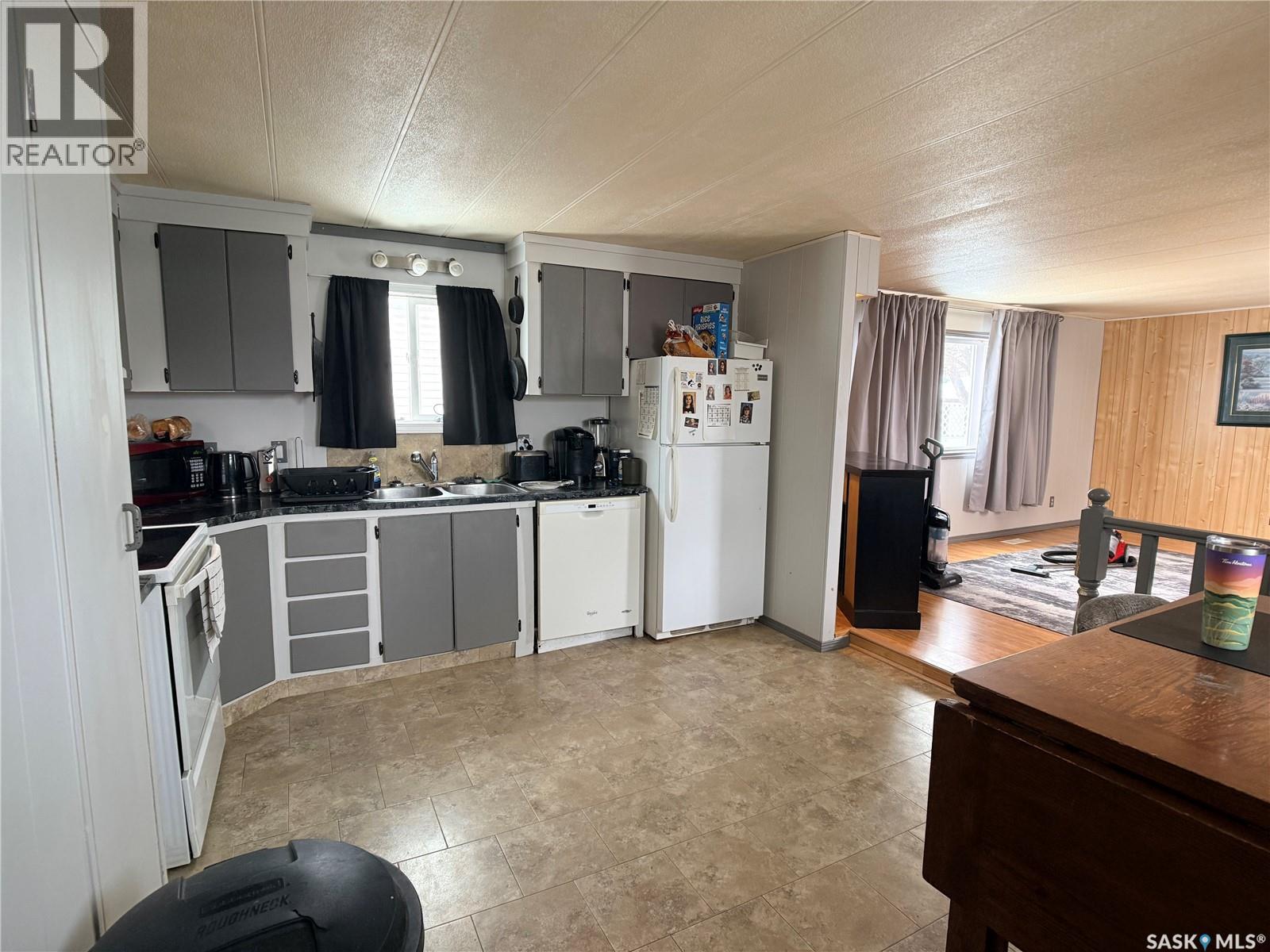 416 Ewen Street, Oxbow, Saskatchewan  S0C 2B0 - Photo 5 - SK026355