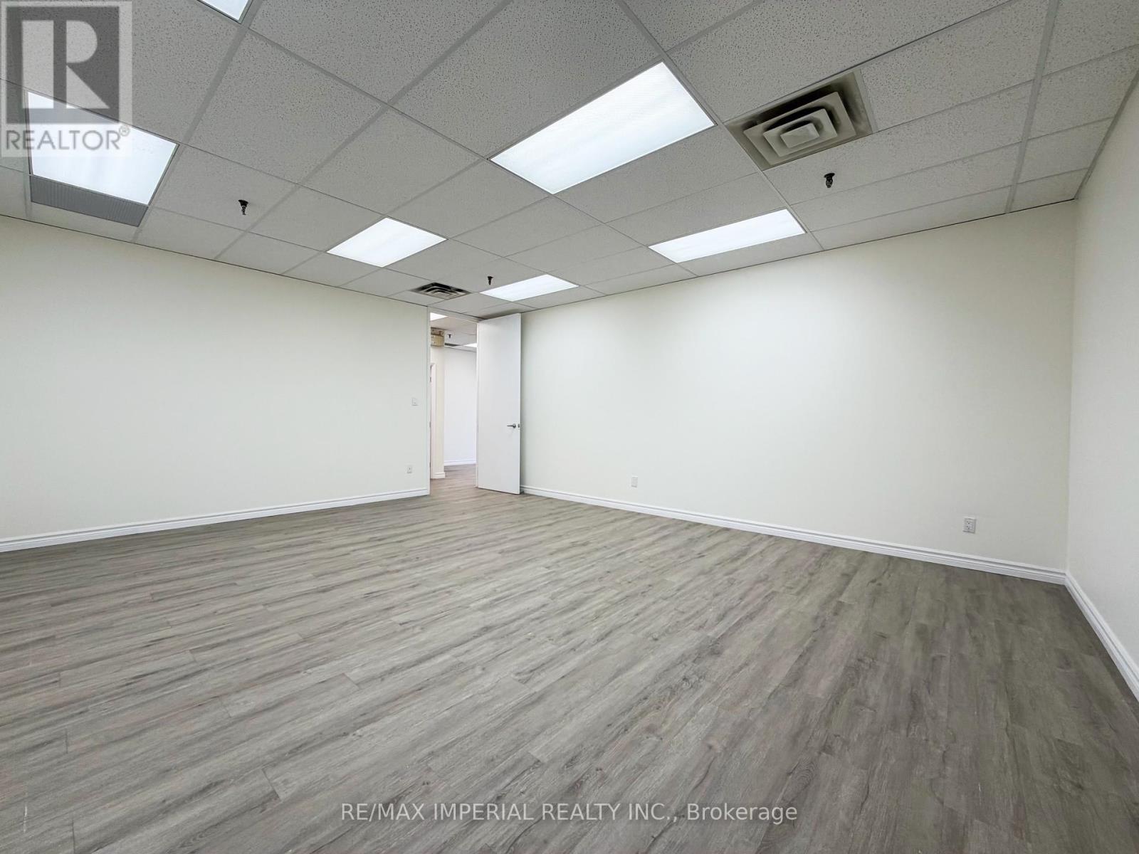 13 - 240 Viceroy Road, Vaughan, Ontario L4K 3N9 - Photo 9 - N12668584