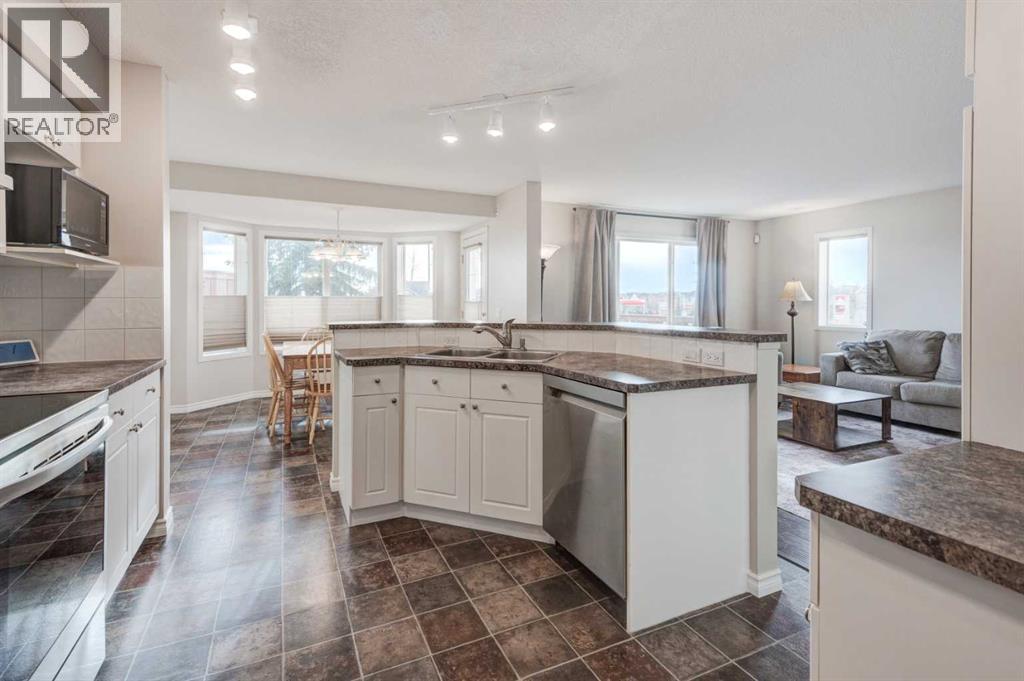 45 Cougarstone Place Sw, Calgary, Alberta  T3H 4W8 - Photo 10 - A2278265