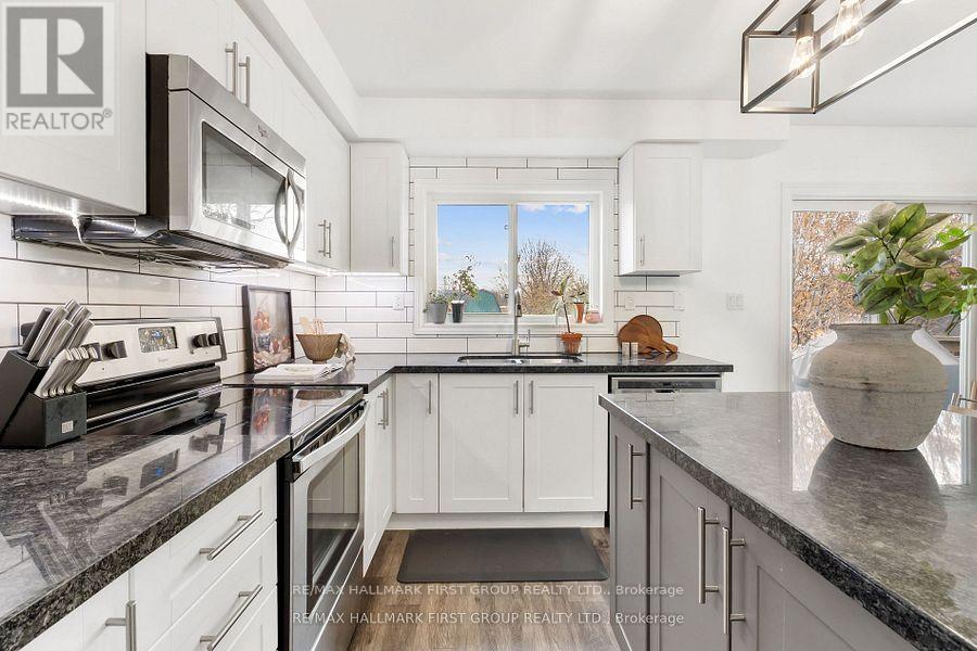 93 Markham Trail, Clarington, Ontario  L1C 0S4 - Photo 12 - E12682386