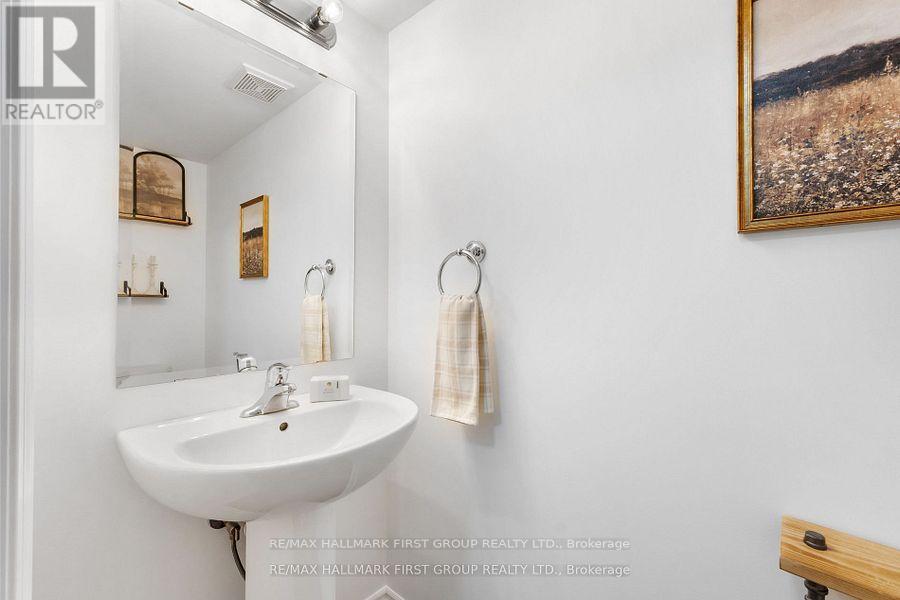 93 Markham Trail, Clarington, Ontario  L1C 0S4 - Photo 16 - E12682386