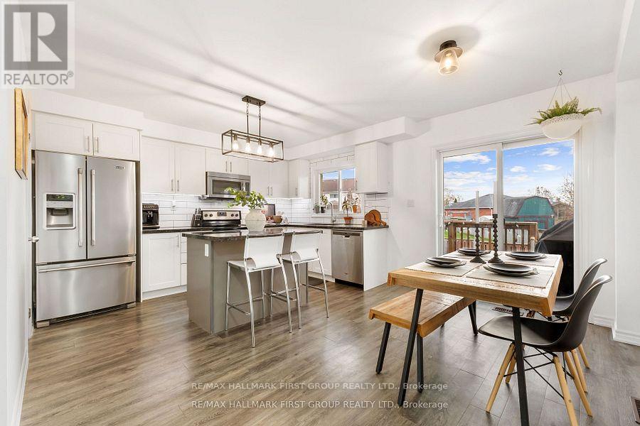 93 Markham Trail, Clarington, Ontario  L1C 0S4 - Photo 7 - E12682386