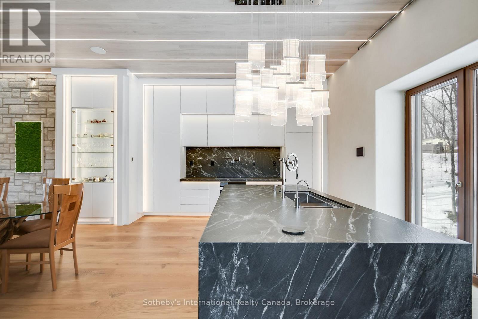 1739 Trapper's Trail Road, Dysart Et Al, Ontario  K0M 1S0 - Photo 18 - X12682468