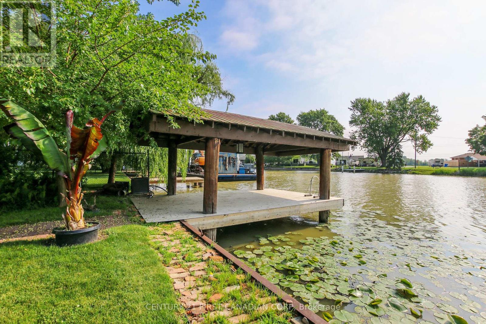 26 Grand Avenue, Chatham-Kent, Ontario  N8A 4J9 - Photo 15 - X12682446