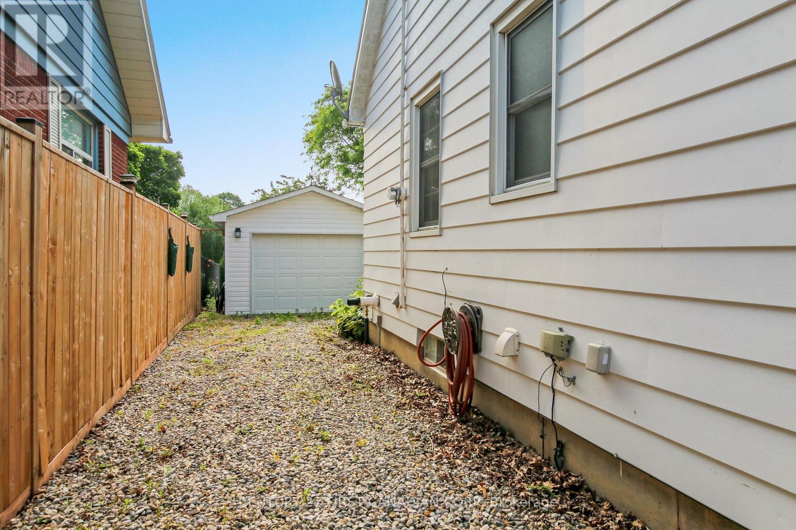 26 Grand Avenue, Chatham-Kent, Ontario  N8A 4J9 - Photo 4 - X12682446