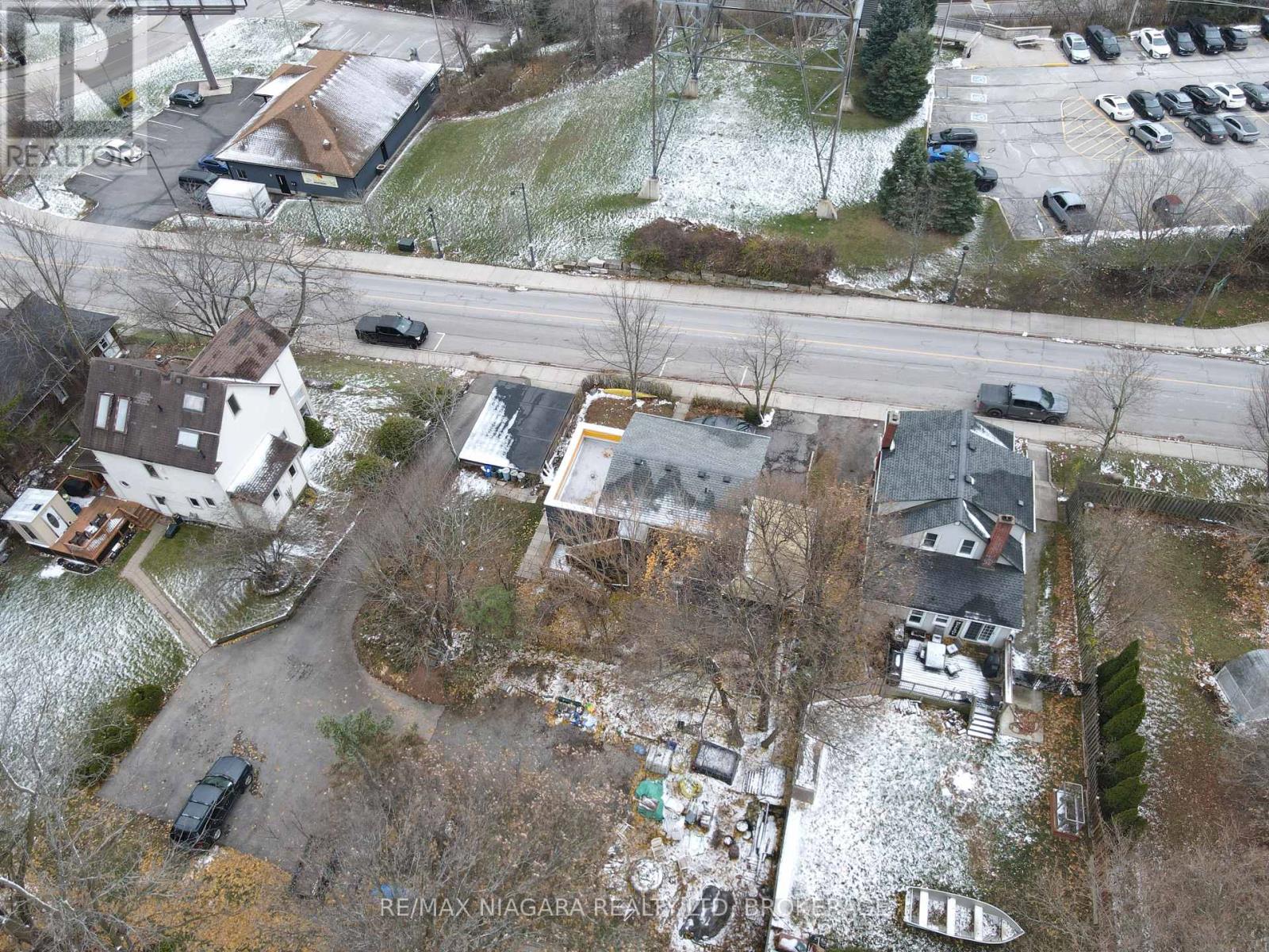 97 Queen Street, Fort Erie (Central), Ontario  L2A 1T9 - Photo 13 - X12329884