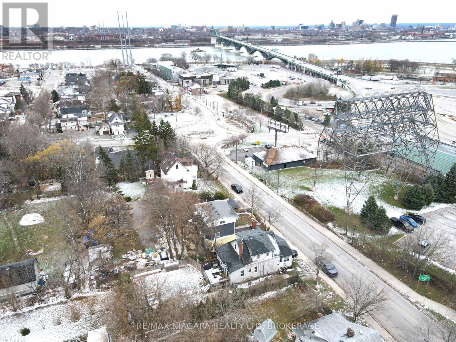 97 Queen Street, Fort Erie (Central), Ontario  L2A 1T9 - Photo 15 - X12329884