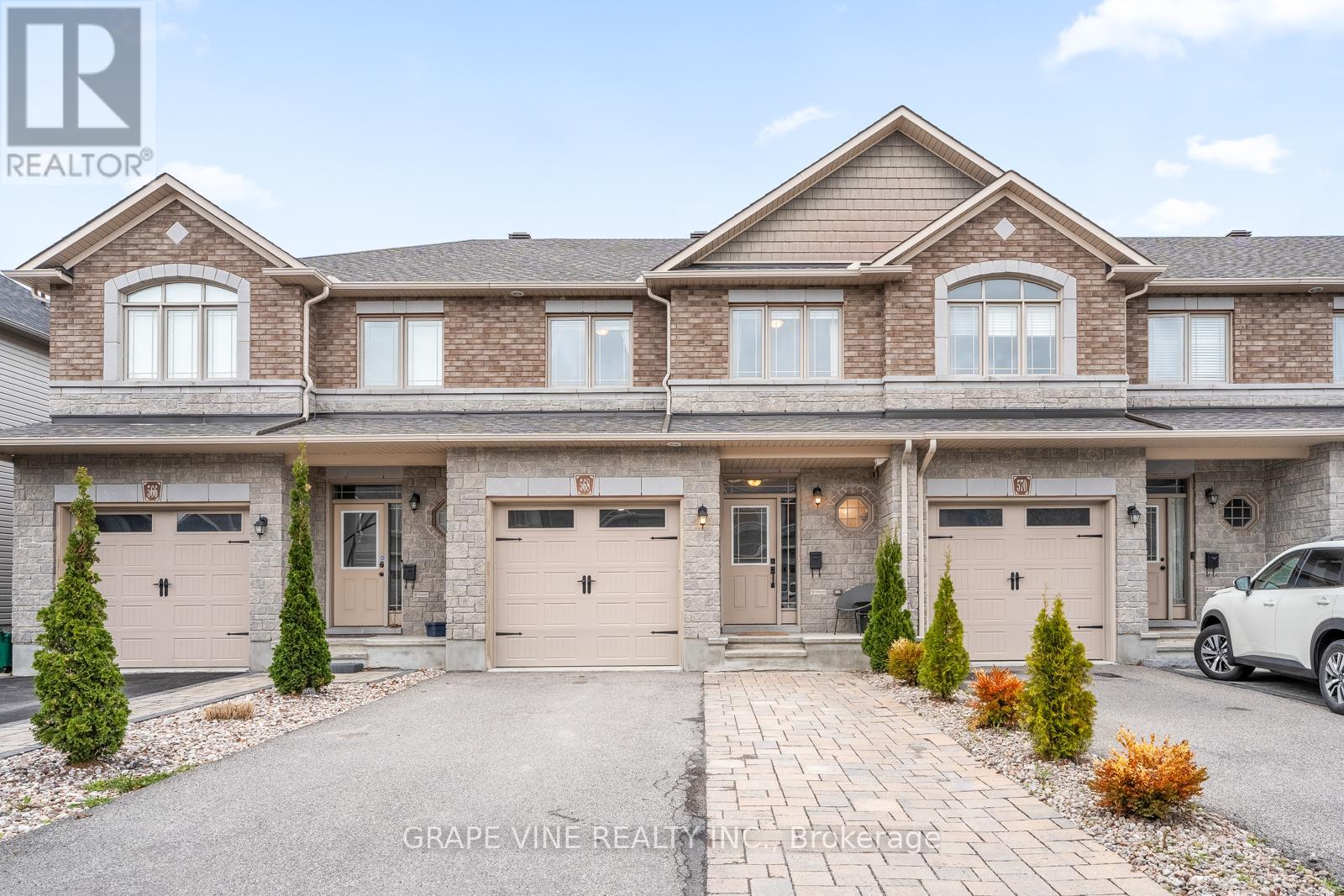 568 VOIE DU PIN ROUGE WAY, Ottawa, Ontario