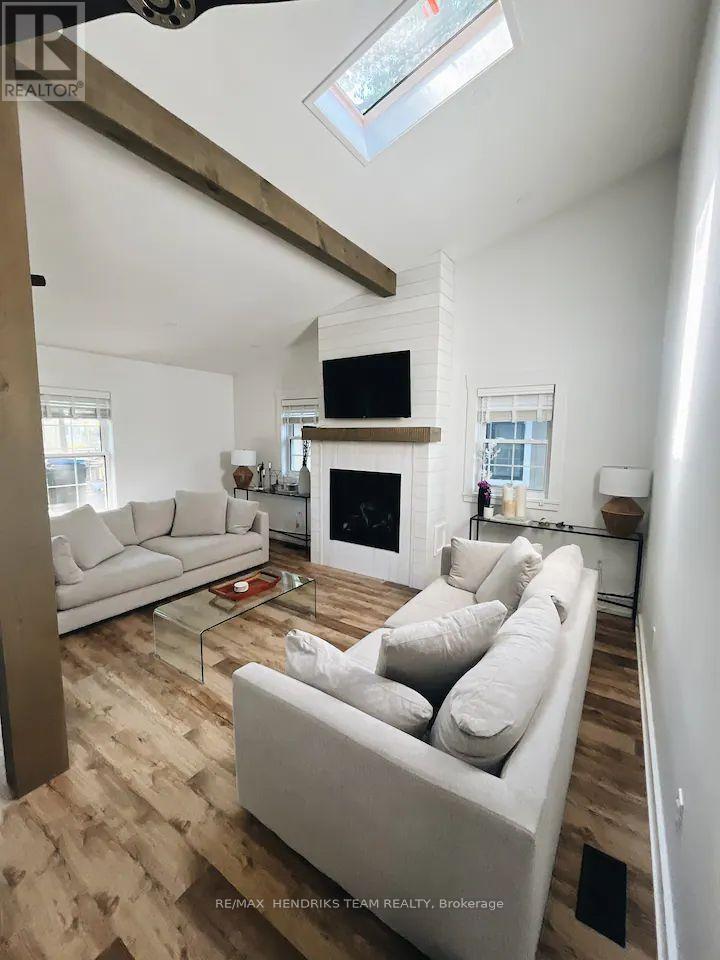 399 Elmwood Avenue, Fort Erie, Ontario  L0S 1B0 - Photo 2 - X12682448