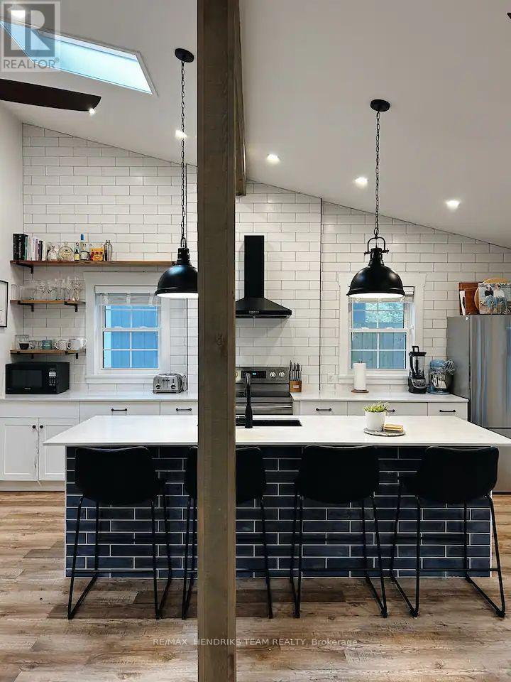 399 Elmwood Avenue, Fort Erie, Ontario  L0S 1B0 - Photo 3 - X12682448