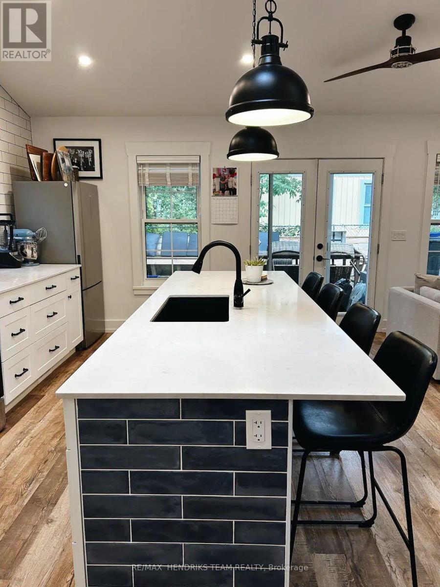 399 Elmwood Avenue, Fort Erie, Ontario  L0S 1B0 - Photo 4 - X12682448