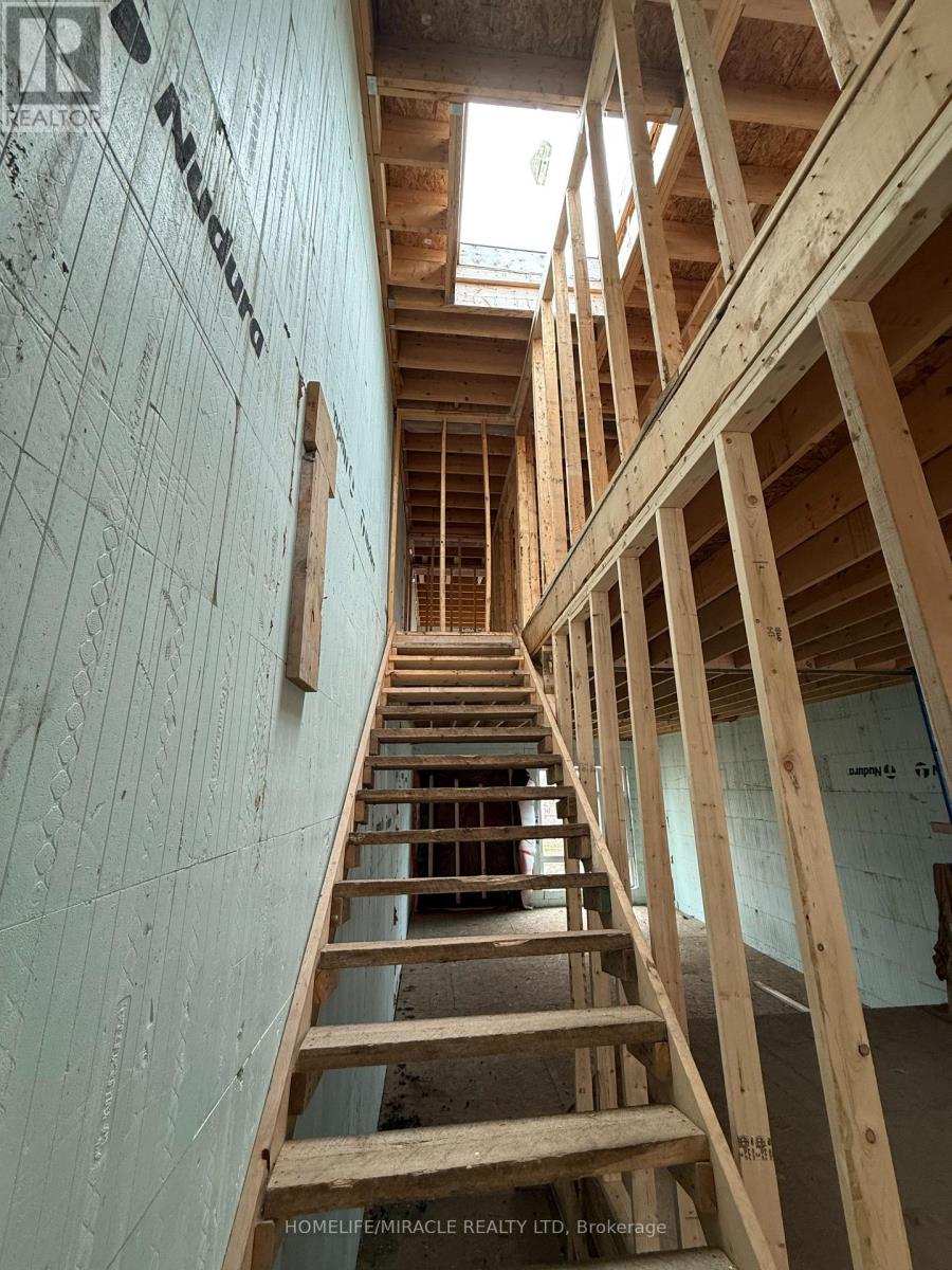 42 August Avenue, Toronto (Oakridge), Ontario  M1L 3M9 - Photo 10 - E12464945