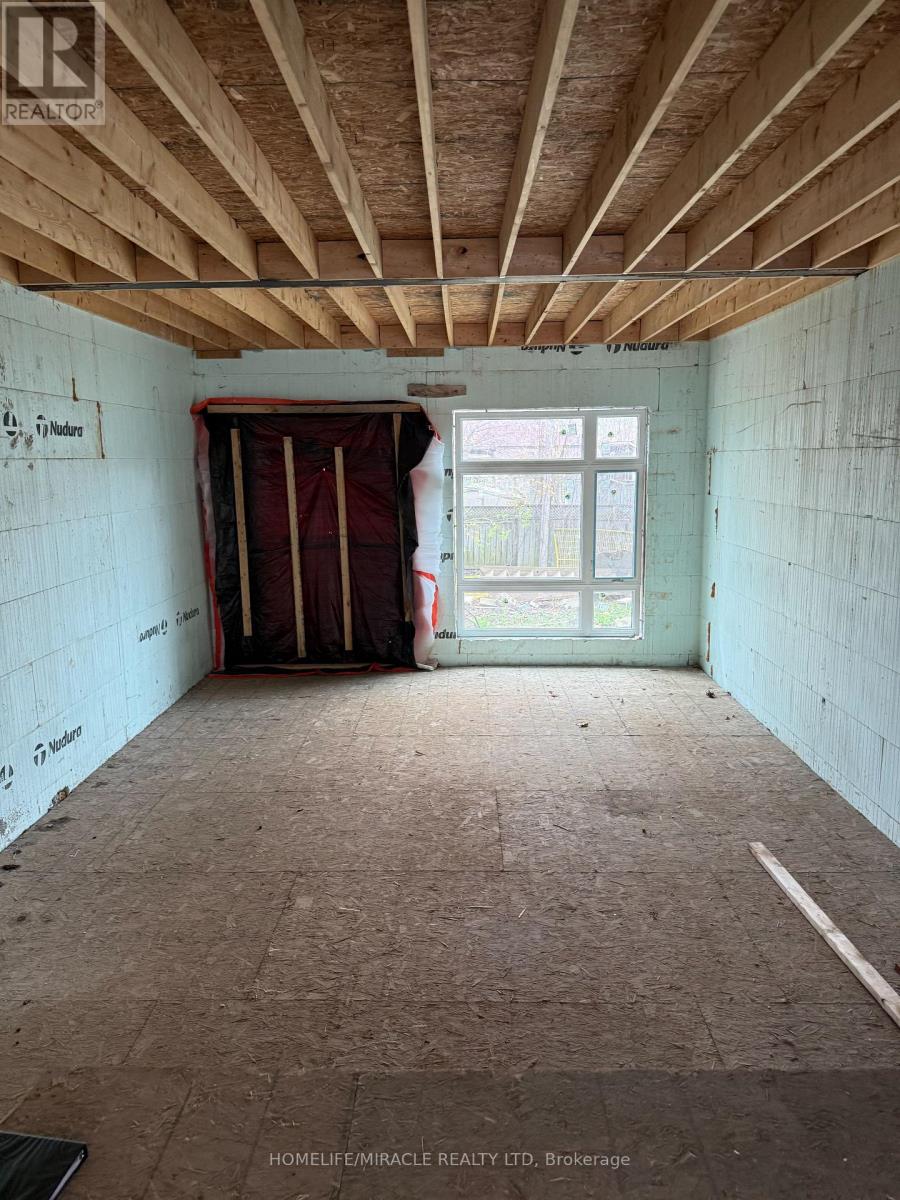 42 August Avenue, Toronto (Oakridge), Ontario  M1L 3M9 - Photo 19 - E12464945