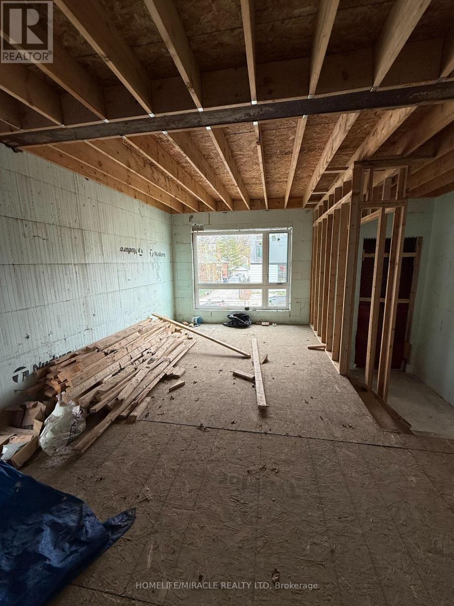 42 August Avenue, Toronto (Oakridge), Ontario  M1L 3M9 - Photo 15 - E12464945