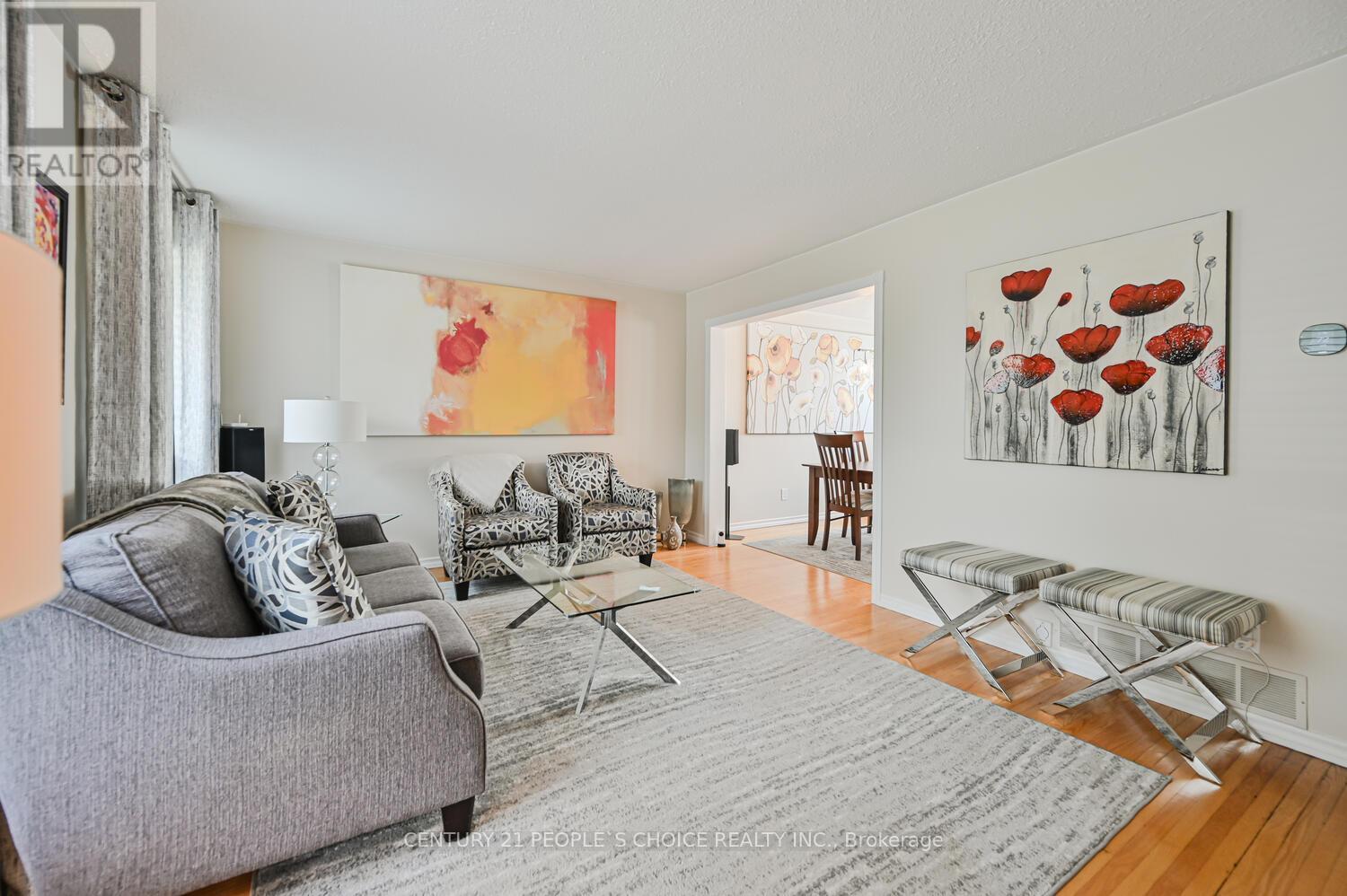 2 Fontaine Court, Brampton (Southgate), Ontario  L6T 3J2 - Photo 8 - W12524770