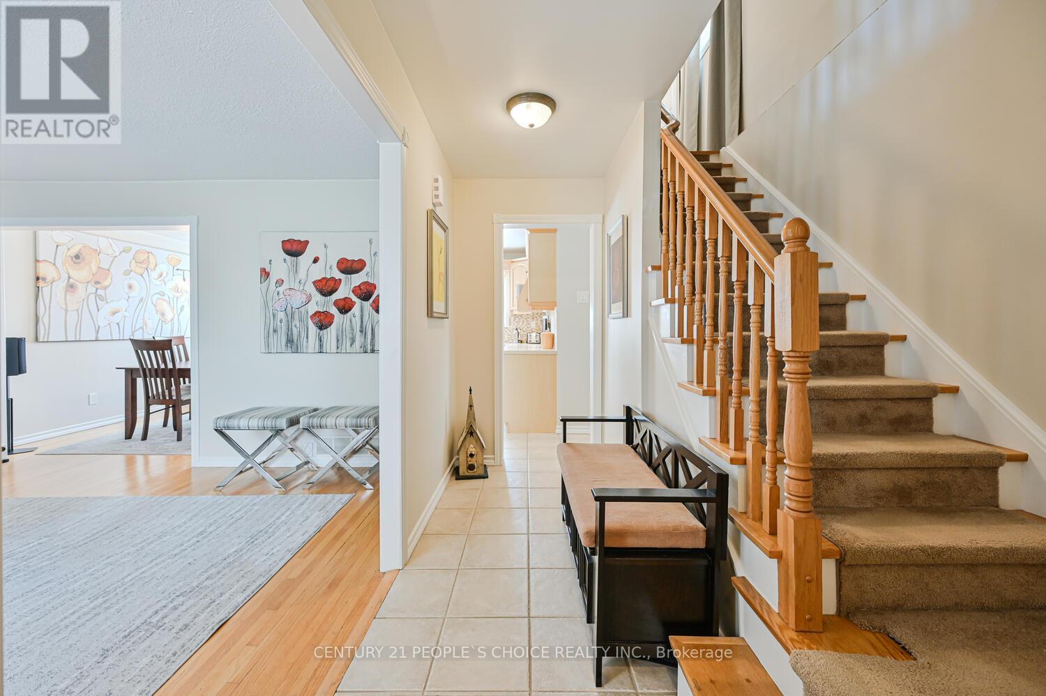 2 Fontaine Court, Brampton (Southgate), Ontario  L6T 3J2 - Photo 6 - W12524770