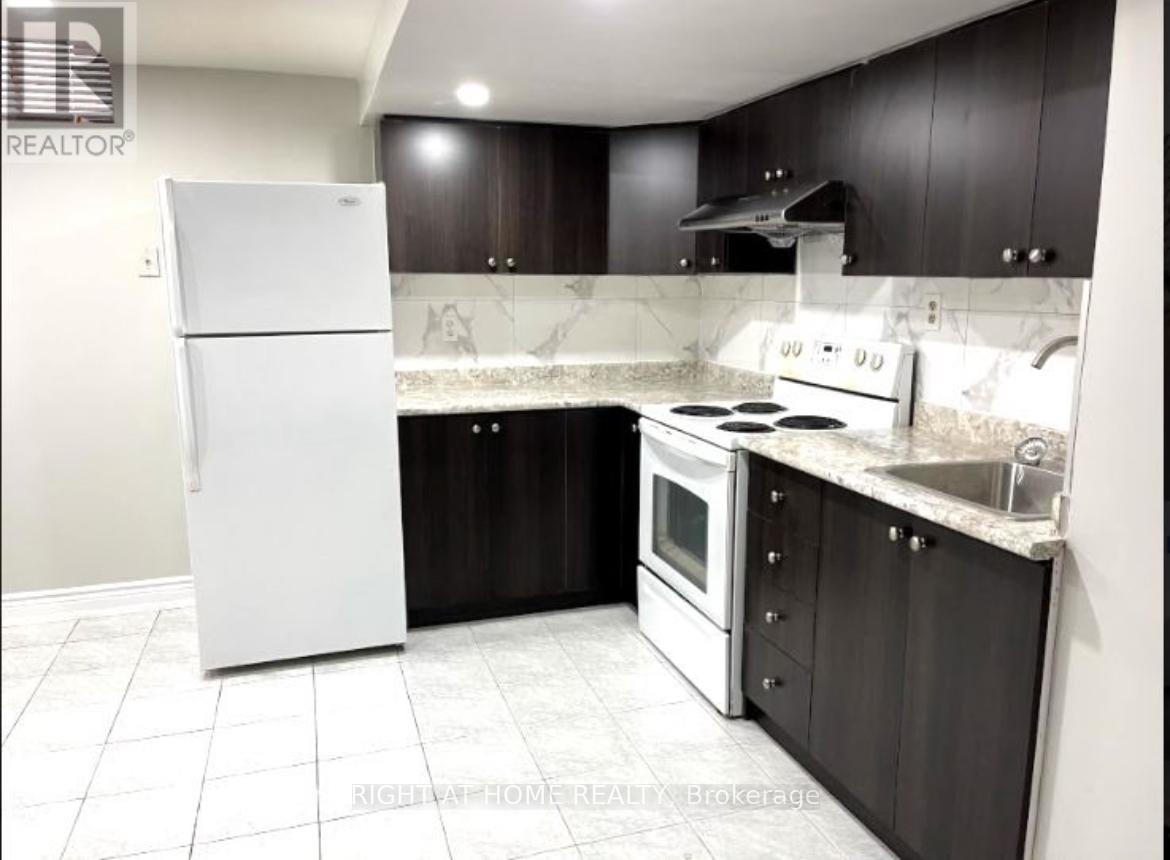 Lower - 88 Hudson Drive, Brampton, Ontario  L6Y 4K8 - Photo 4 - W12681404