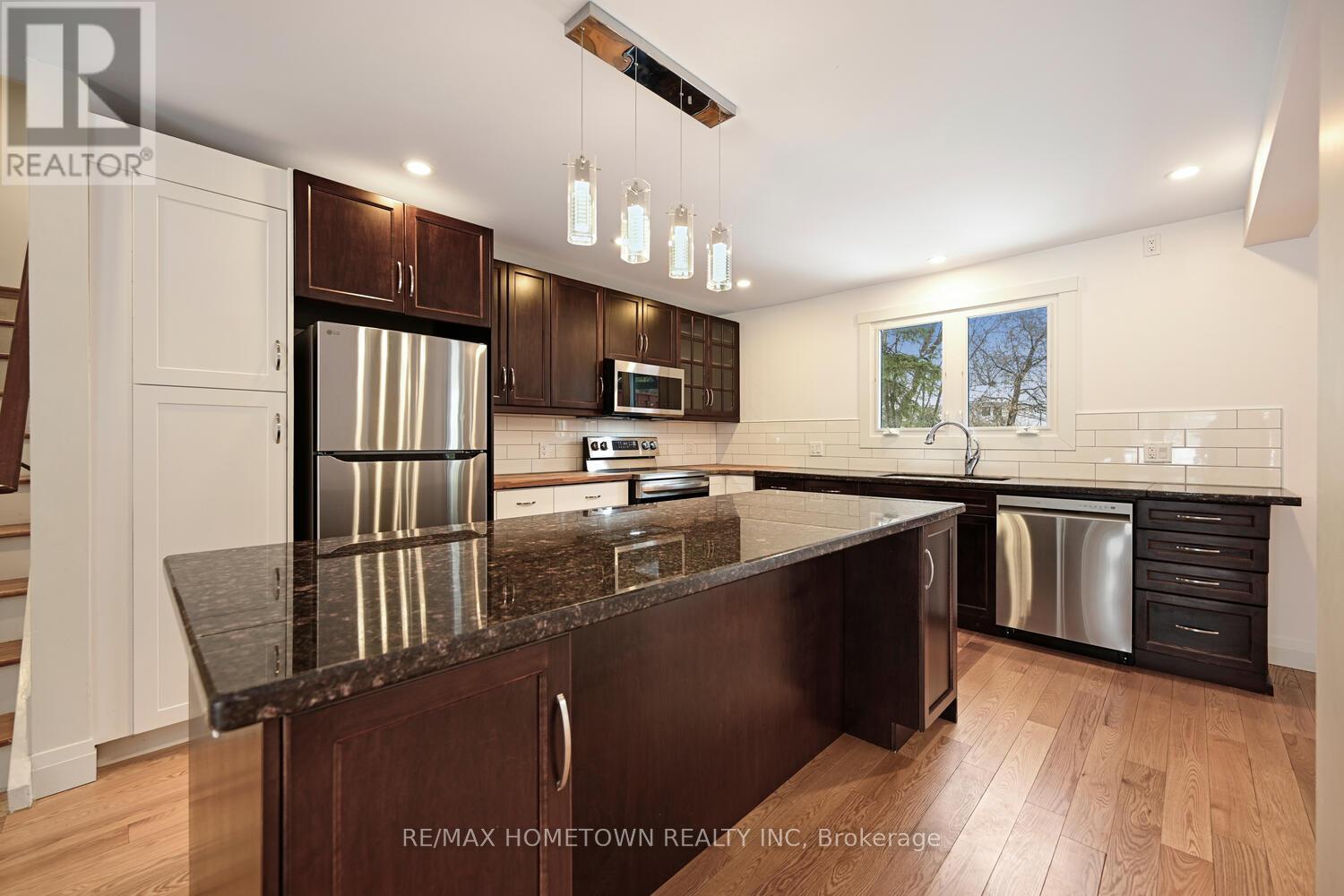 6 Maplewood Circle, Brockville, Ontario  K6V 1N4 - Photo 25 - X12682384