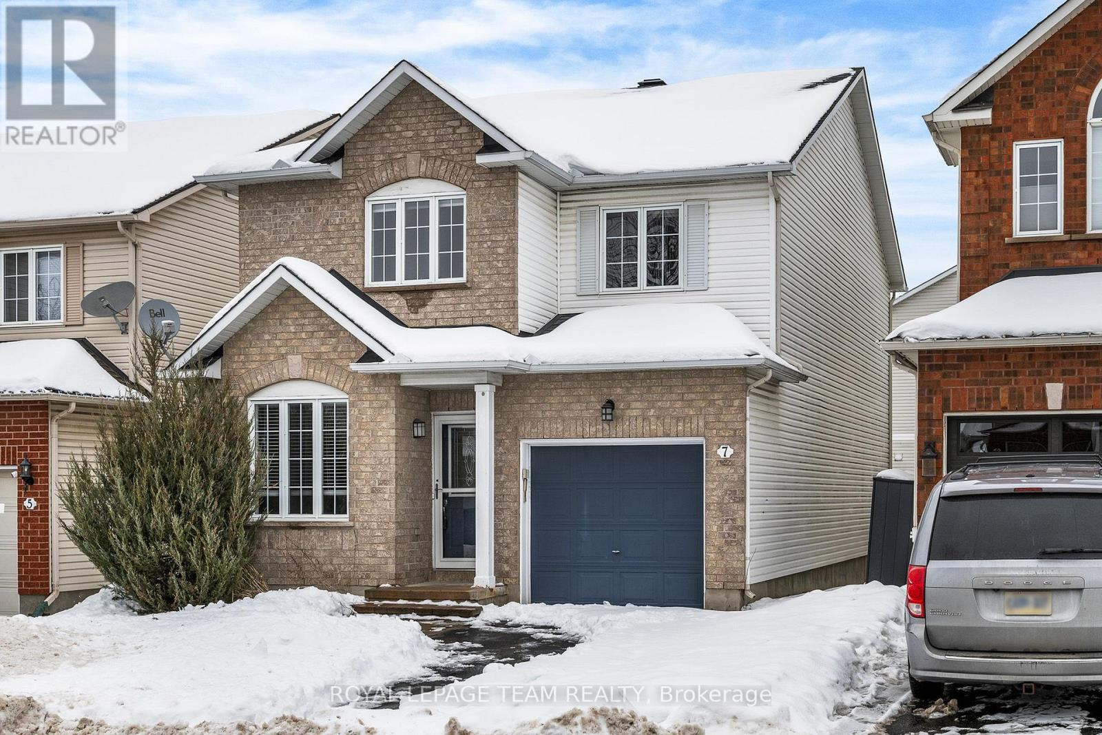 7 San Mateo Drive, Ottawa, Ontario  K2J 5B3 - Photo 3 - X12515838