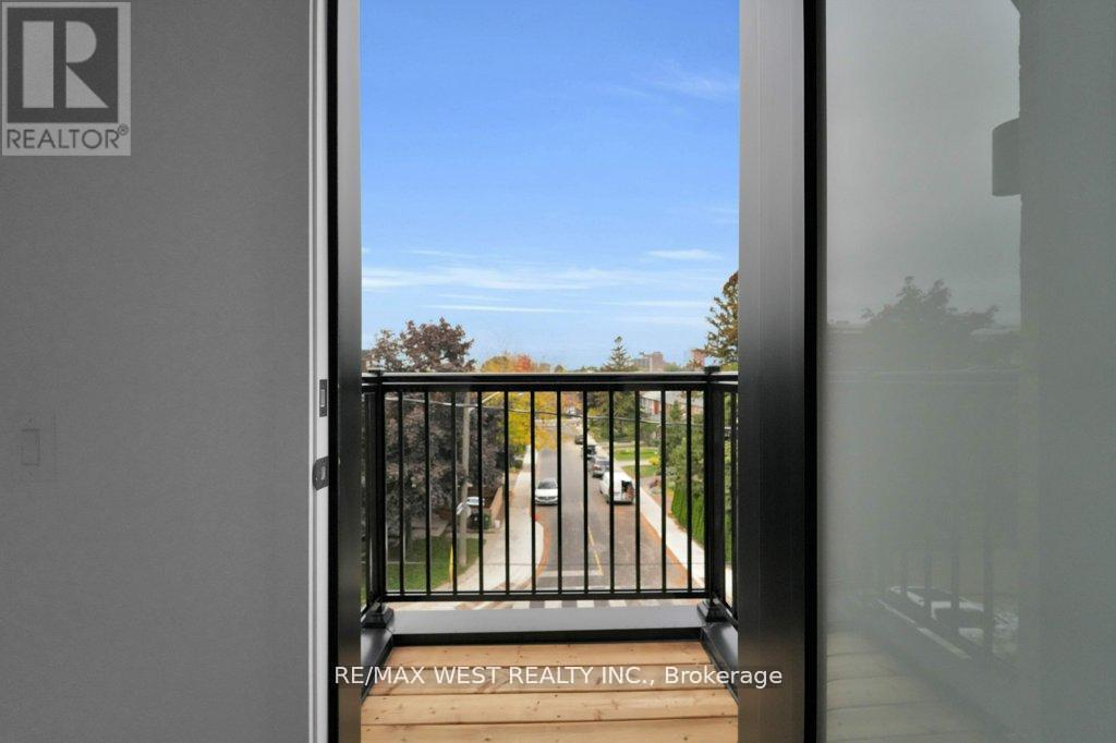 661 Winona Drive, Toronto, Ontario  M6C 3V6 - Photo 14 - C12682390