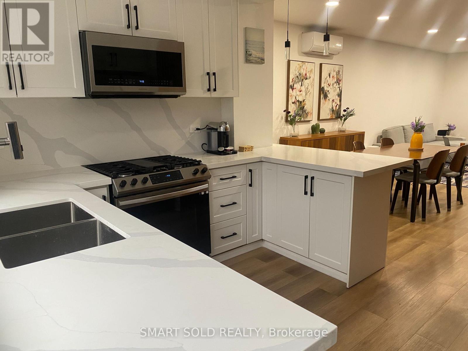 42 Arnold Avenue, Toronto, Ontario  M5A 3B2 - Photo 15 - C12682450