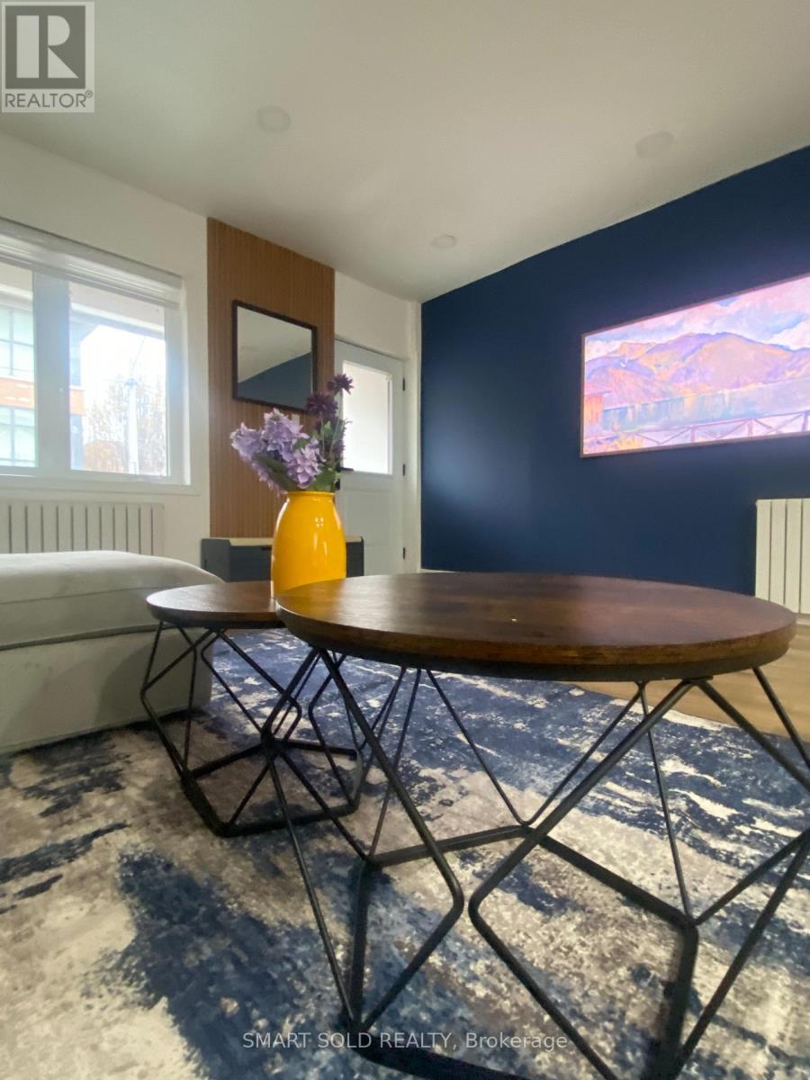 42 Arnold Avenue, Toronto, Ontario  M5A 3B2 - Photo 6 - C12682450